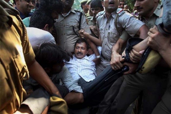 मोदी का अपमान करने पर दिल्ली के सीएम अरविंद केजरीवाल के खिलाफ अरेस्ट वारंट जारी