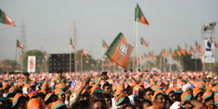 गुजरात में भगवा बरकरार, हिमाचल भी हुआ भगवामय।