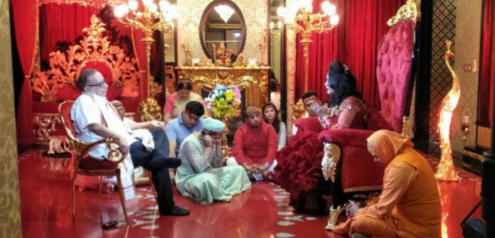 राधे मां का बेबाक इंटरव्यू: जानिए क्यों सोती है गुड़िया के साथ?