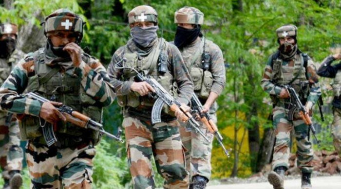 कश्मीर सीआरपीएफ कैंप में सुसाइड अटैक की कोशिश नाकाम, चार आतंकवादी मारे गए