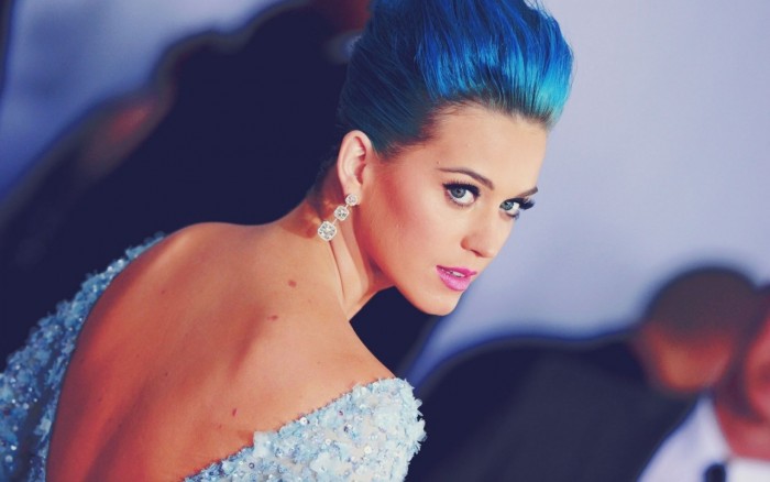 10 Most Famous Girls With Blue Hair