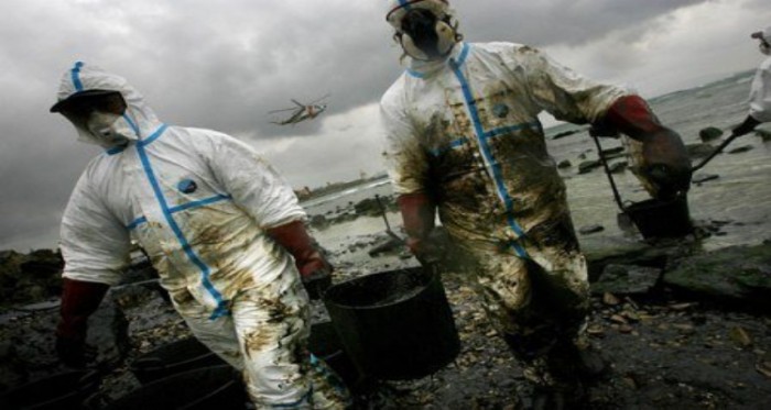 12 Of The Largest Oil Spill Disasters In Recent History