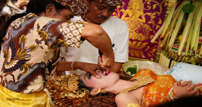 21 Bizarre Traditions In The World You Won't Believe That Exist!