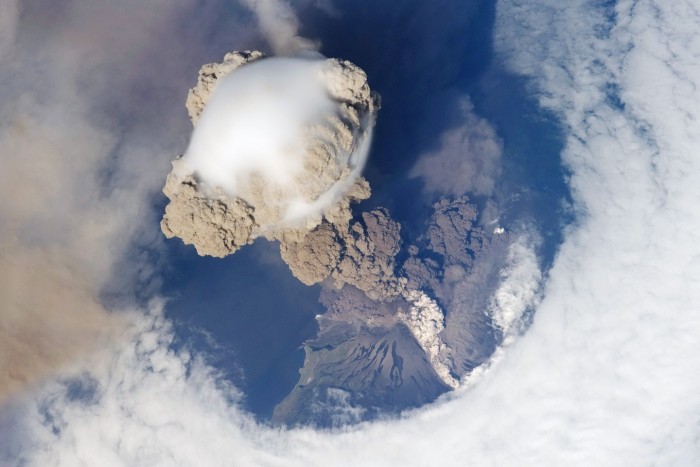 5 Terrifying Nuclear Explosions In Outer Space