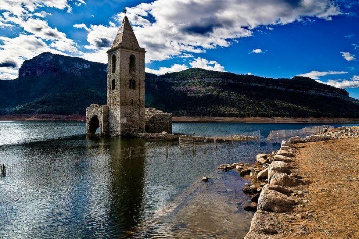 6 Sunken Towns Which Are Still Visited As Tourist Destinations