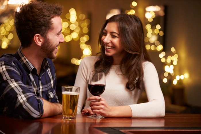 7 Effective Ways To Start A Proper Communication With Girls On A Date