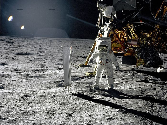 7 Most Shocking & Weirdest Conspiracy Theories That Will Leave You Tongue-Tied