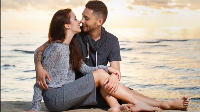 8 Ways To Tell A Girl You Love Her