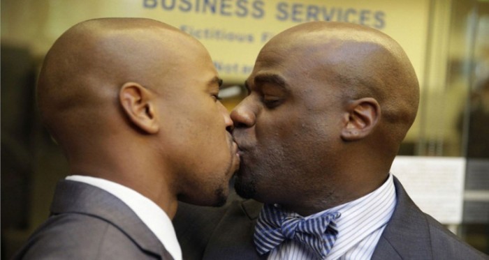 Beautiful Moments Captured in Gay & Lesbian Marriages
