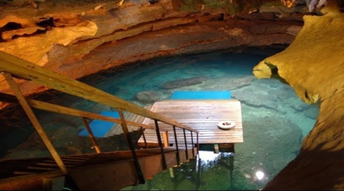 Devil's Den In Florida Gives You A Real Experience Of Scuba Diving