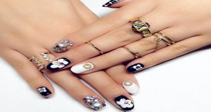 Girls Can't Stop Themselves To Check These Stone Nail Arts