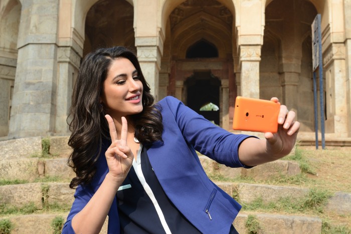 How to Take Better Selfies in 2018 and Beyond